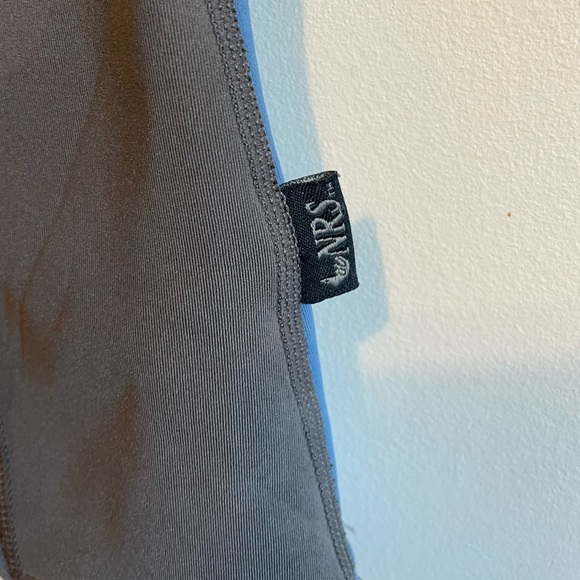 NRS -Hydroskin G2 Titanium Women's Short Sleeve Wet Shirt, Size medium - Picture 4 of 4